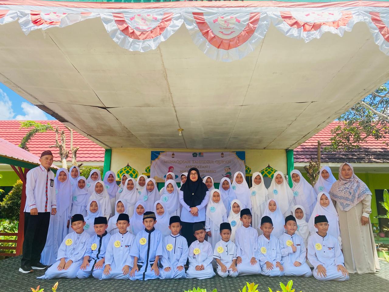 Munaqosah Tahfidzul Quran Siswa-Siswi MIN 2 Lampung Barat “Meningkatkan Semangat Generasi Penghafal Al-Qur'an”