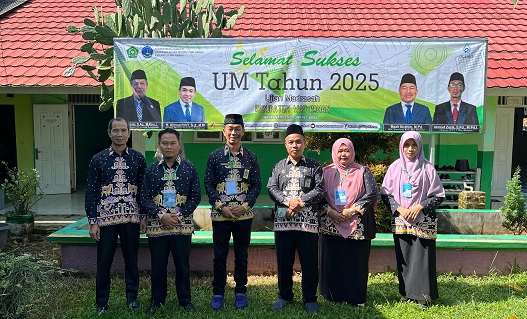 Monitoring Pengawas Madrasah terhadap Pelaksanaan Ujian Madrasah di MAN 1 Way Kanan: Memastikan Kelancaran dan Kualitas Ujian