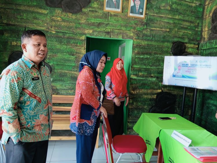 Katim Kesiswaan Kanwil Kemenag Lampung Monitoring PPDB Jalur Prestasi MTsN 1 Lampung Utara