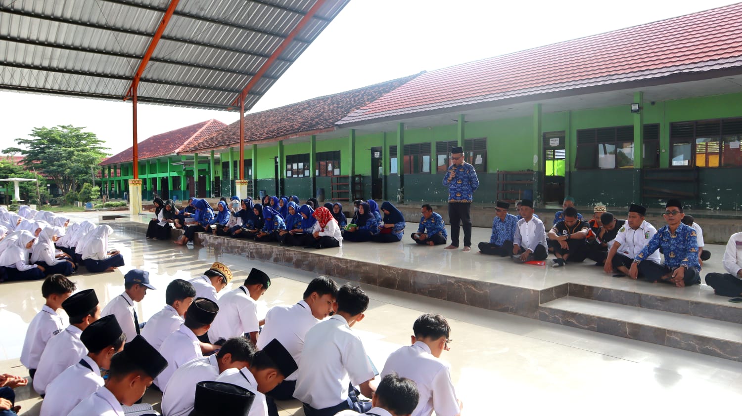 MTsN 1 Pesawaran Gelar Peringatan Nuzulul Qur'an dan Khotmil Qur'an Tahun 1446 H/2025 M
