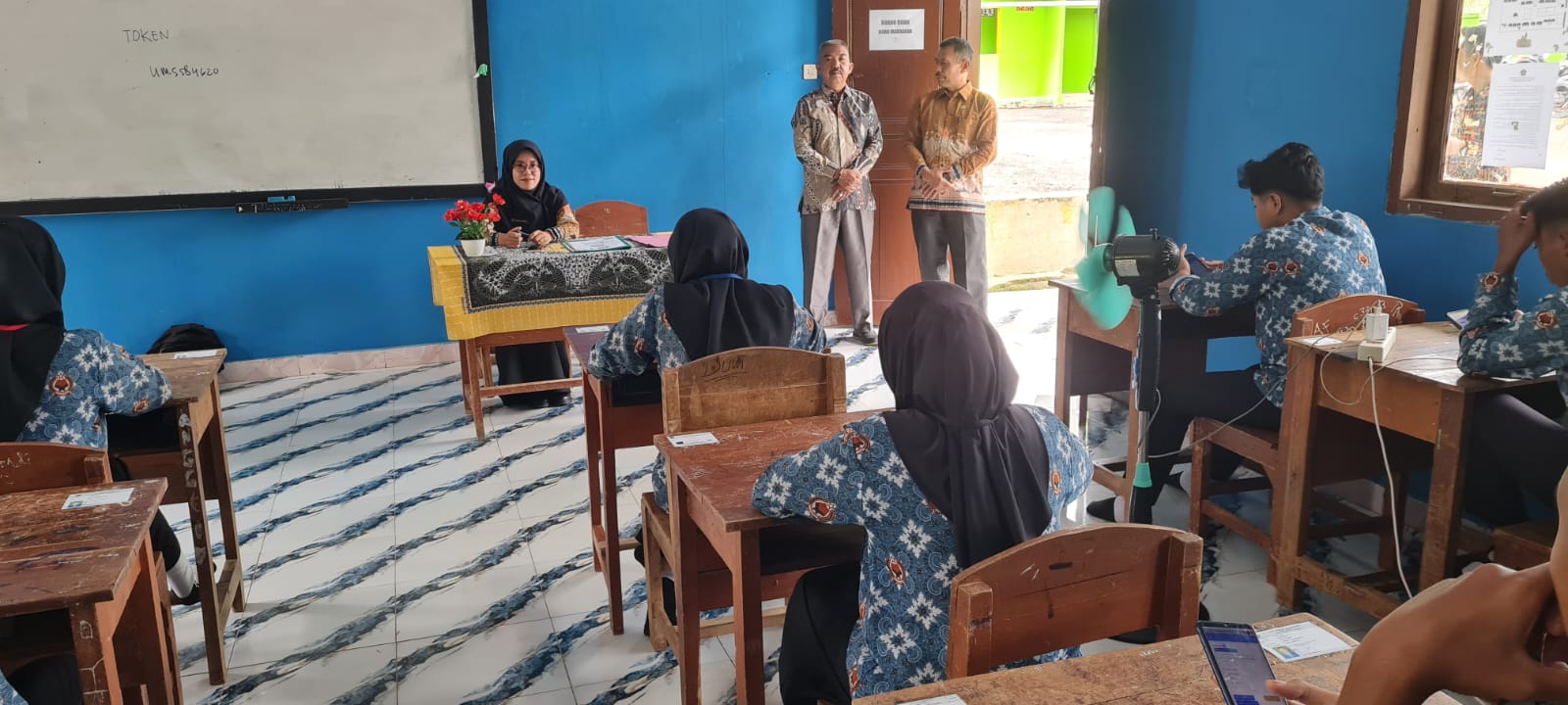 Kasi Pendidikan Islam Kemenag Mesuji Lakukan Monev Ujian Madrasah di MAN 1 Mesuji