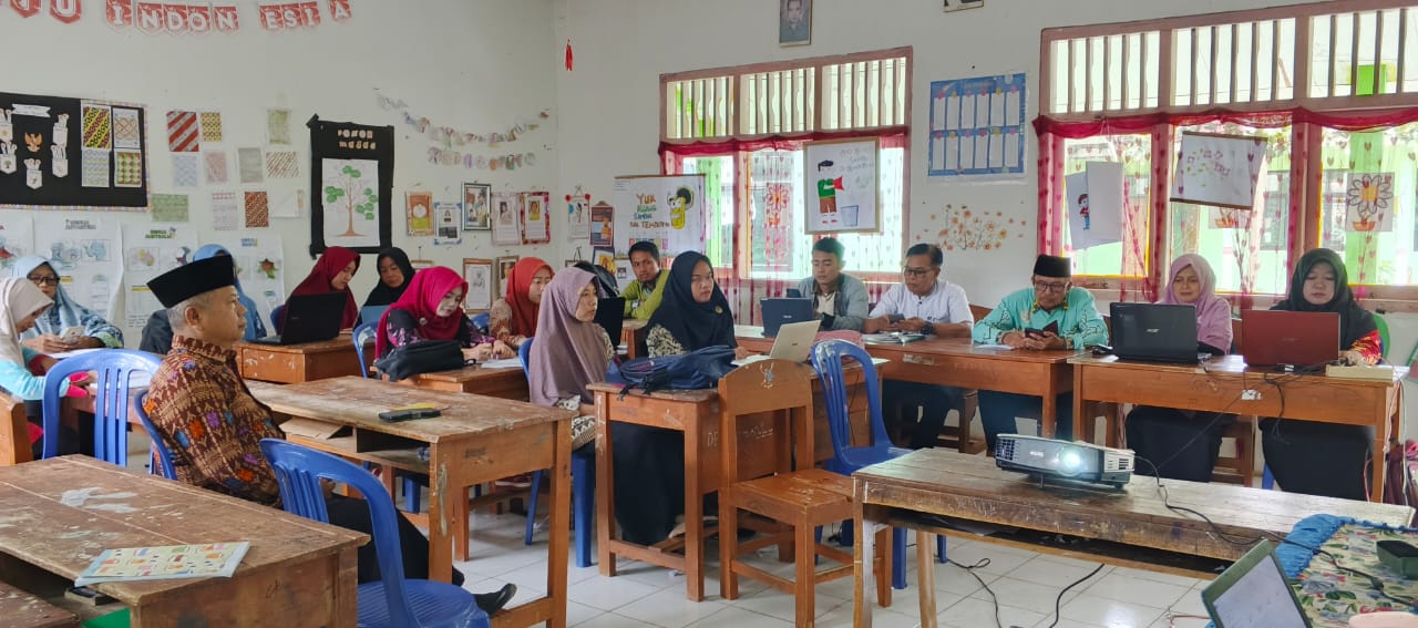 KKM MIN 2 Way Kanan Ikuti Kegiatan Sosialisasi Penyusunan Kisi-Kisi Soal Ujian Madrasah (UM)
