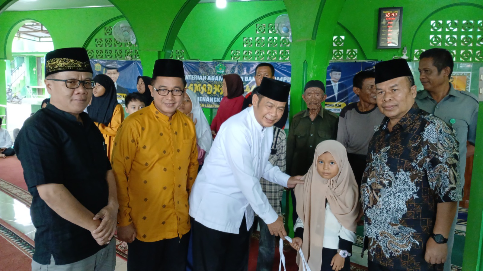 Festival Ramadan 1446 H: Kemenag Bandar Lampung Bagikan 250 Paket Sembako Diserahkan Secara Simbolis