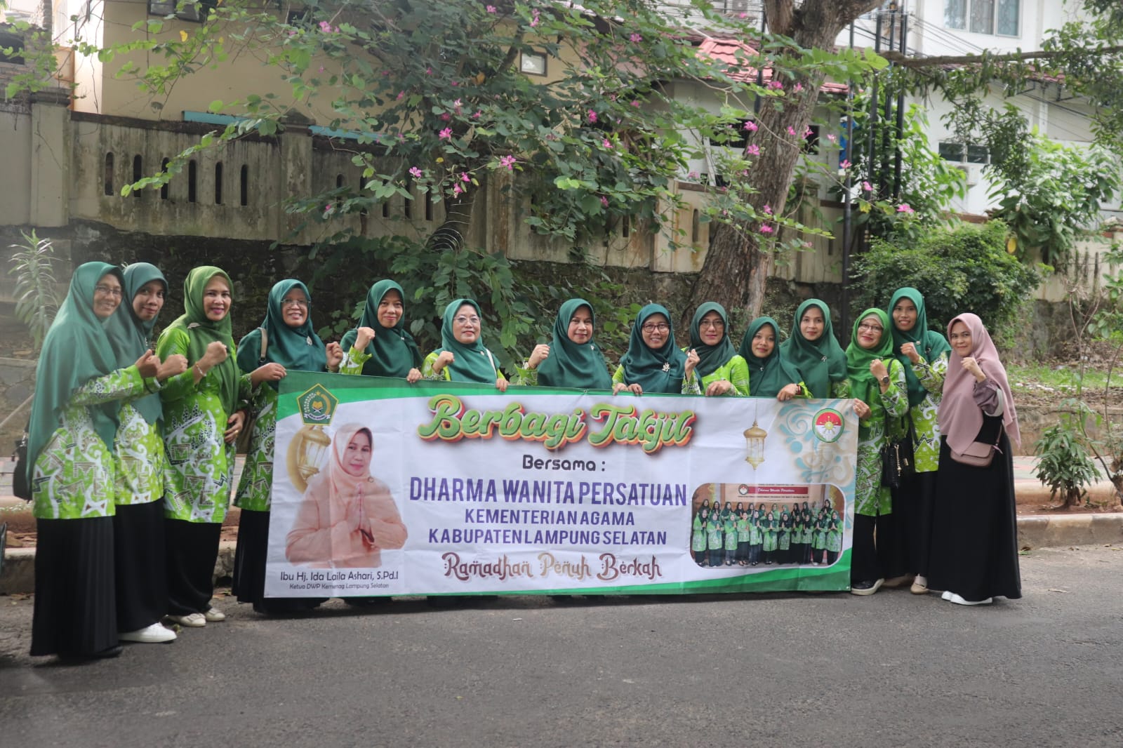 DWP Kemenag Lamsel Tebar Berkah, Bagikan Takjil di Kalianda dalam Rangka Festival Ramadhan Kemenag RI