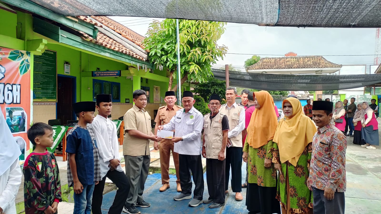 Kado Ramadhan Lazismu Tulang Bawang Barat