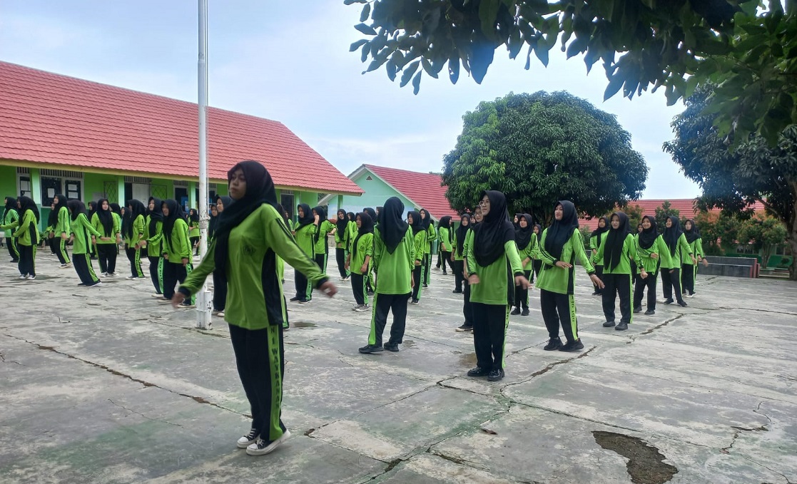 Senam Sabtu Pagi di MAN 1 Way Kanan: Upaya Meningkatkan Kesehatan Fisik dan Mental Siswa Melalui Aktivitas Rutin