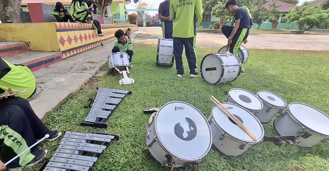 Implementasi Latihan Rutin Mingguan sebagai Upaya Peningkatan Kualitas Drum Band Gita Pesona MAN 1 Way Kanan