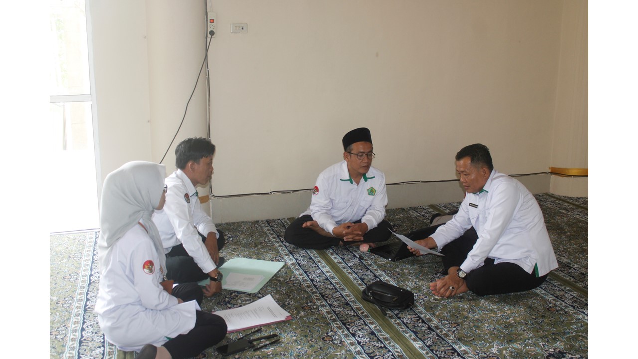 Monitoring Manasik Haji, Kasubbag TU Kemenag Tanggamus Tekankan Kesiapan Jemaah dan Evaluasi Kegiatan
