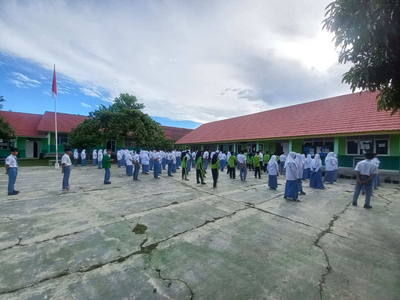 Internalisasi Nilai-Nilai Ilahiah Melalui Pembacaan Asmaul Husna: Upaya MAN 1 Way Kanan Membentuk Generasi Berkarakter Spiritual