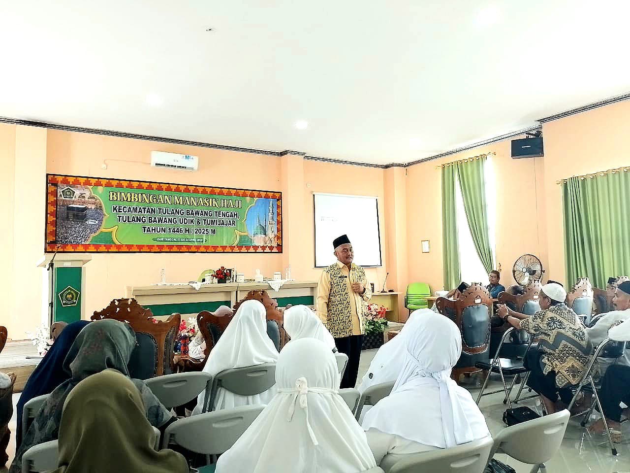 Sampaikan Materi Bimbingan Manasik Haji Kecamatan, Kepala Kemenag Ingatkan Kesiapan Calon Jamaah