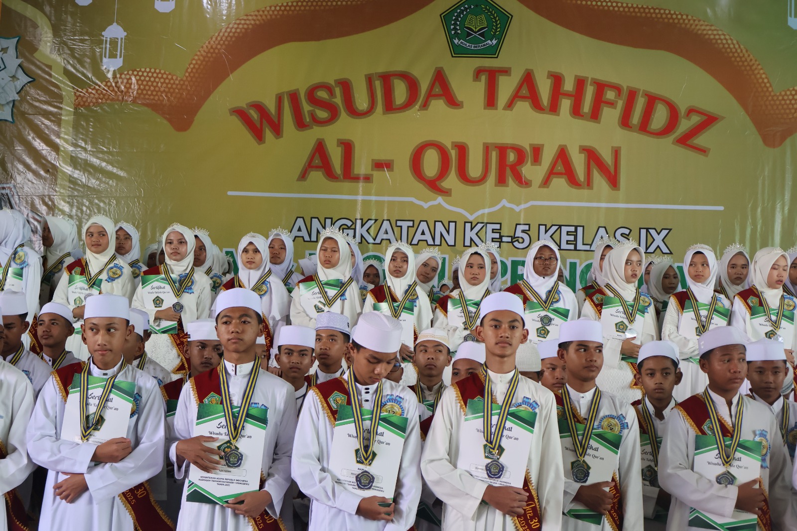 Istiqomah Menjaga Hafalan, 250 Siswa MTsN 1 Pringsewu Diwisuda Tahfidz Al-Qur'an