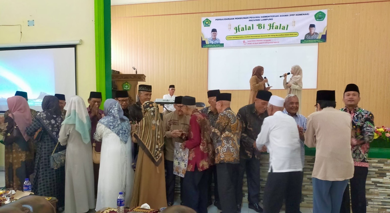 Mewakili Kepala Kemenag Kota Bandar Lampung, Yubsir Hadiri Halal Bihalal Pensiunan