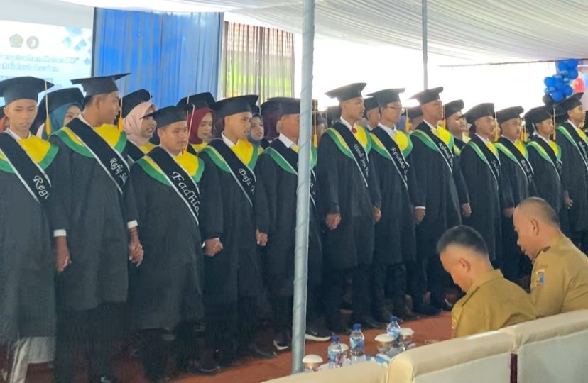 Harumkan Madrasah, Harumkan Negeri: Pelepasan Kelas XII dan Wisuda Tahfidz MAN 1 Lampung Barat Penuh Haru dan Inspirasi