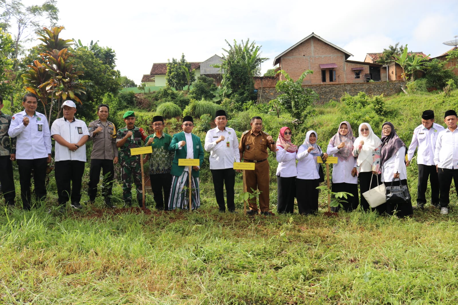 Peringati Hari Bumi Ke-55, Kemenag Lampung Utara Sukseskan Launching Gerakan Penanaman 1 Juta Pohon Matoa