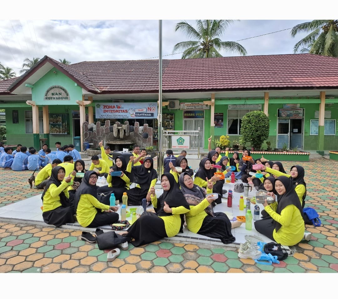 Deklarasi Madrasah Sehat, MAN 1 Tanggamus Gelar Makan Bersama di Lingkungan Madrasah