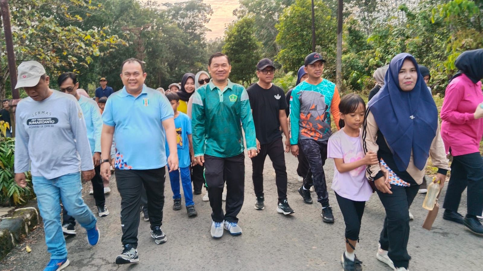 Semarak Hari Jadi Way Kanan ke-26: Masir Ibrahim Ikuti Jalan Sehat dan Bazar UMKM