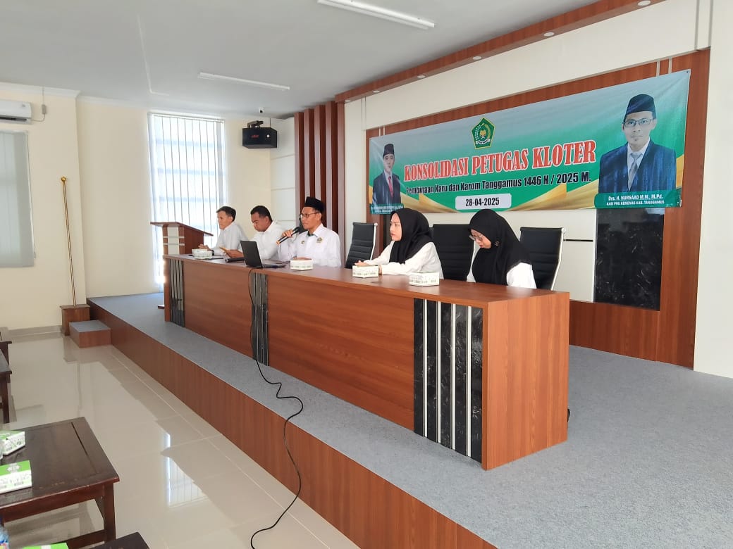 Kasi PHU Kemenag Tanggamus Pimpin Pembinaan Karom dan Karu Calon Jamaah Haji 2025