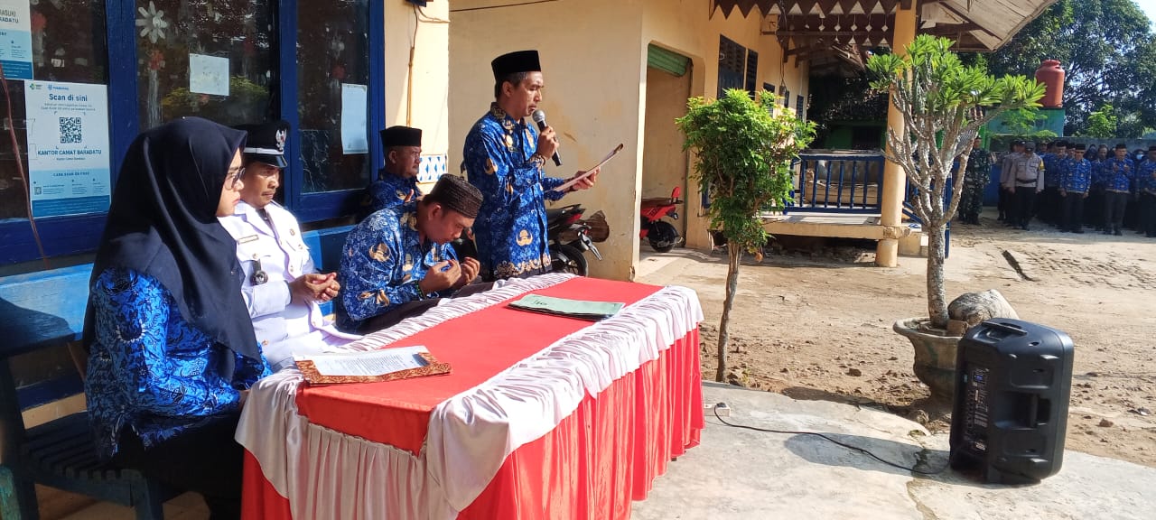 Mewakili KUA Baradatu Penyuluh Agama Islam Pimpin Doa pada Upacara HUT Kabupaten Way Kanan ke-26 di Baradatu