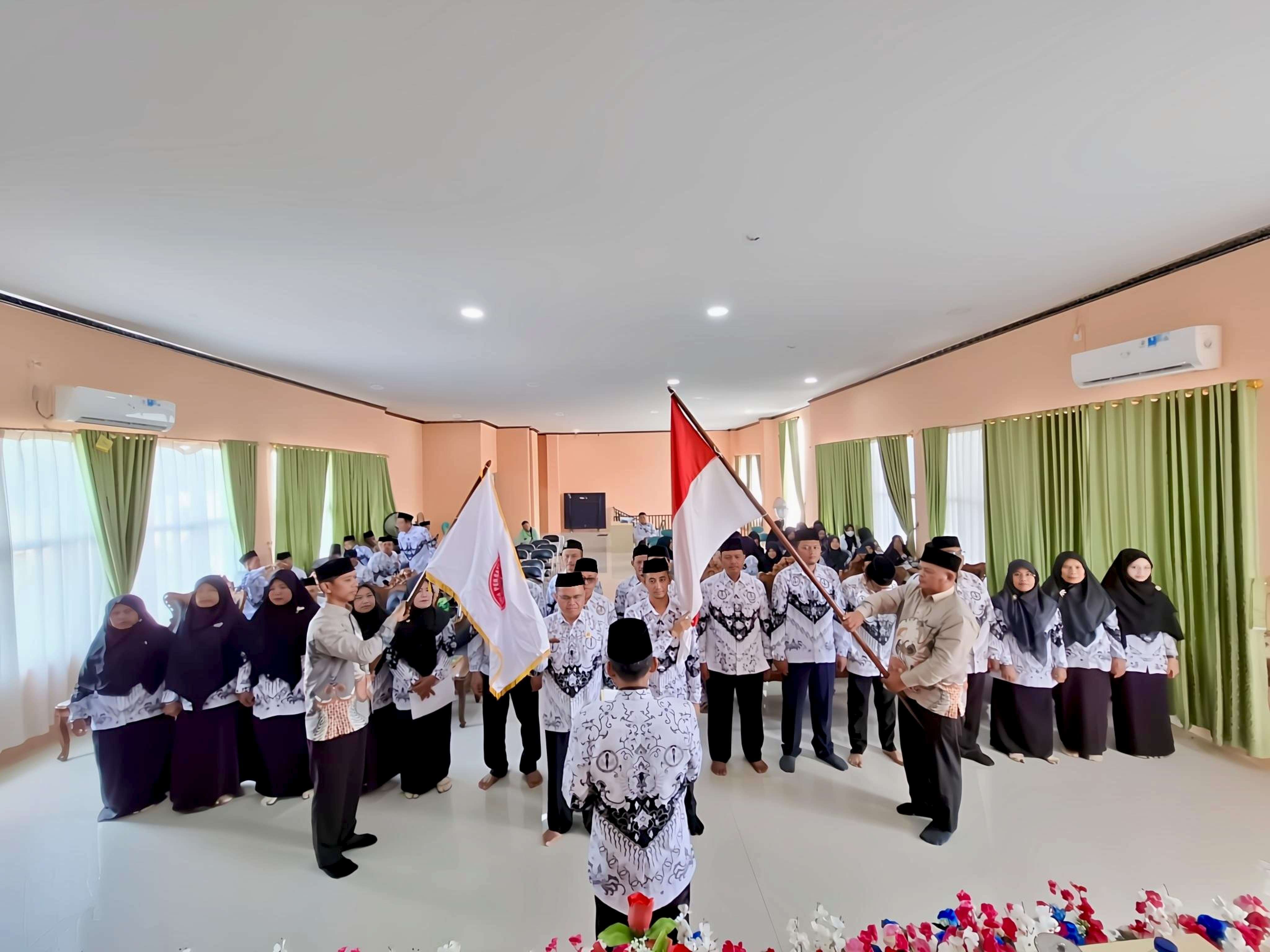 Pelantikan Pengurus Pgri Cabang Khusus Kementerian Agama Kabupaten Tulang Bawang Barat Berlangsung Khidmat