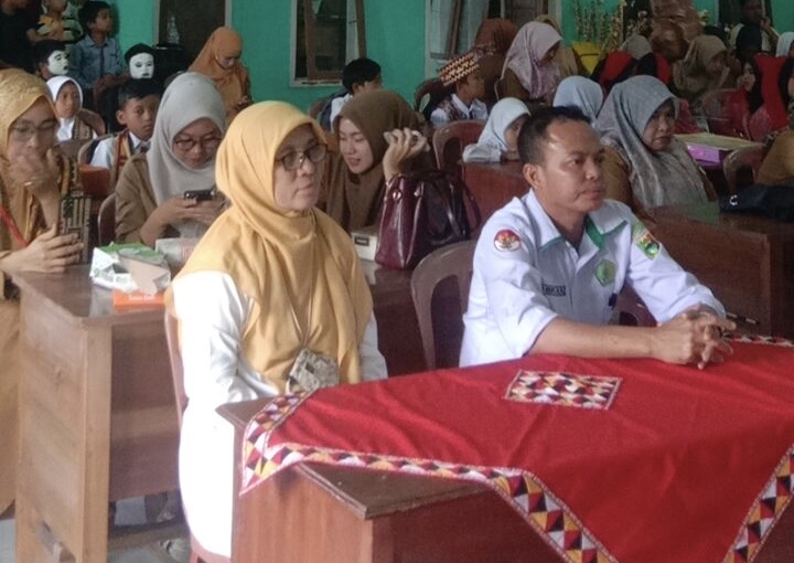 Mengembangkan, dan Menyalurkan Bakat Seni, Guru MTsN 2 Tanggamus Berperan Jadi Juri Dalam FLS3N