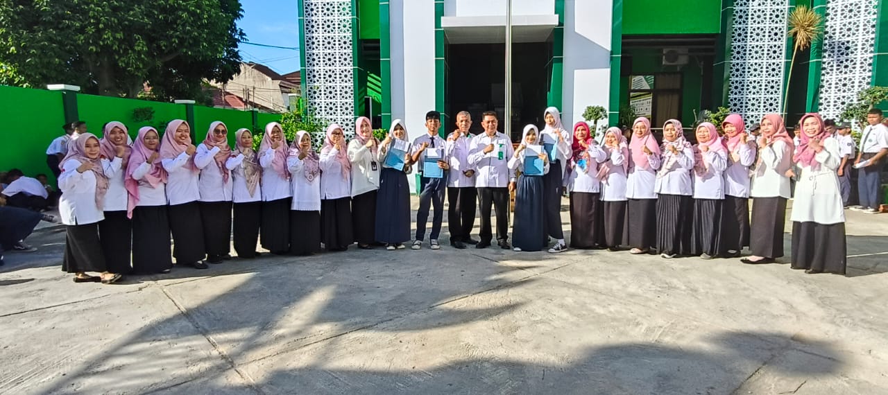Pengumuman Pemenang Lomba Pakaian Adat Terbaik Peringatan Hardiknas 2025 di MTsN 1 Bandar Lampung