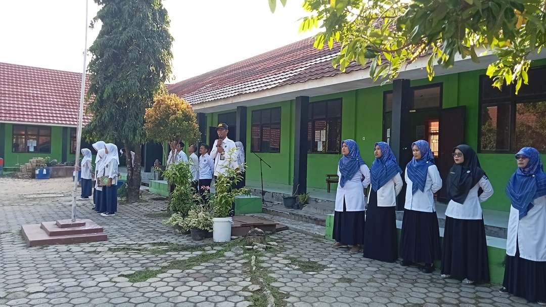 Upacara Bendera di MTsN 3 Lampung Selatan, Dihadiri Personel BNN