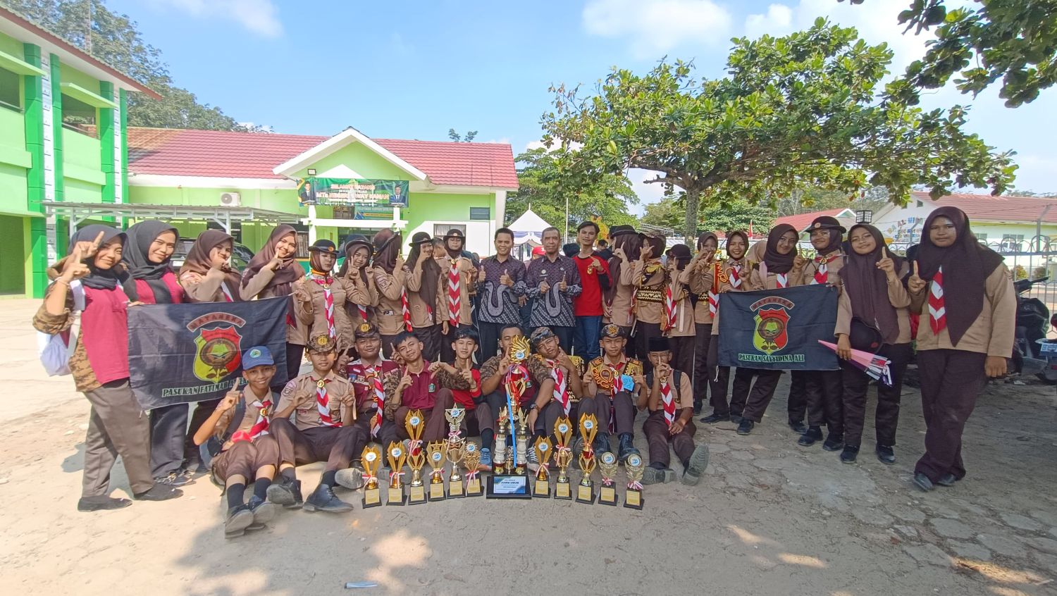 MTs N 1 Way Kanan Kembali Raih Juara Umum di Ajang Perlombaan SMA N 1 Kasui