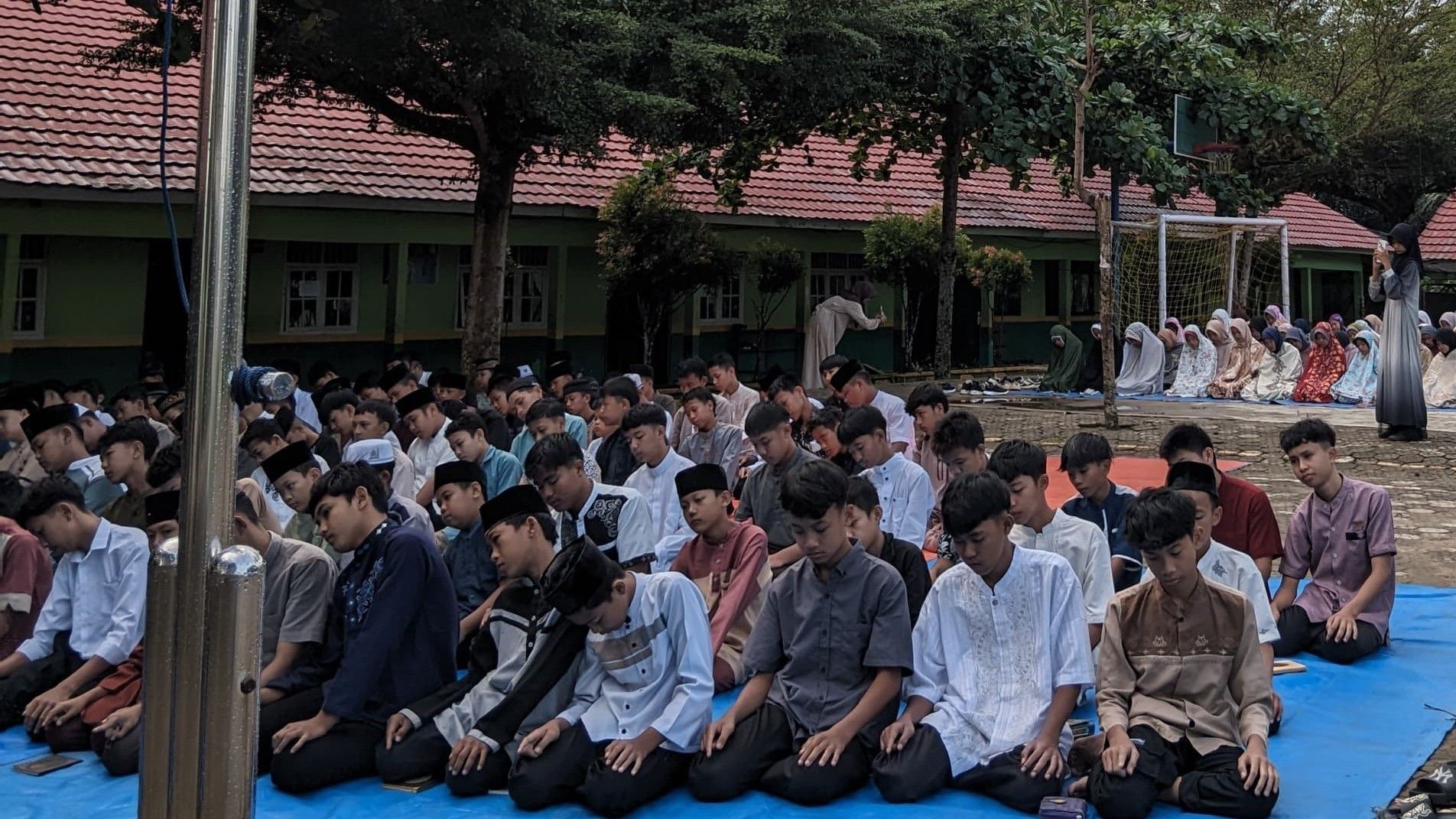 Kegiatan Sholat Dhuha dan Pembacaan Surat Yasin Bersama di MTsN 1 Way Kanan
