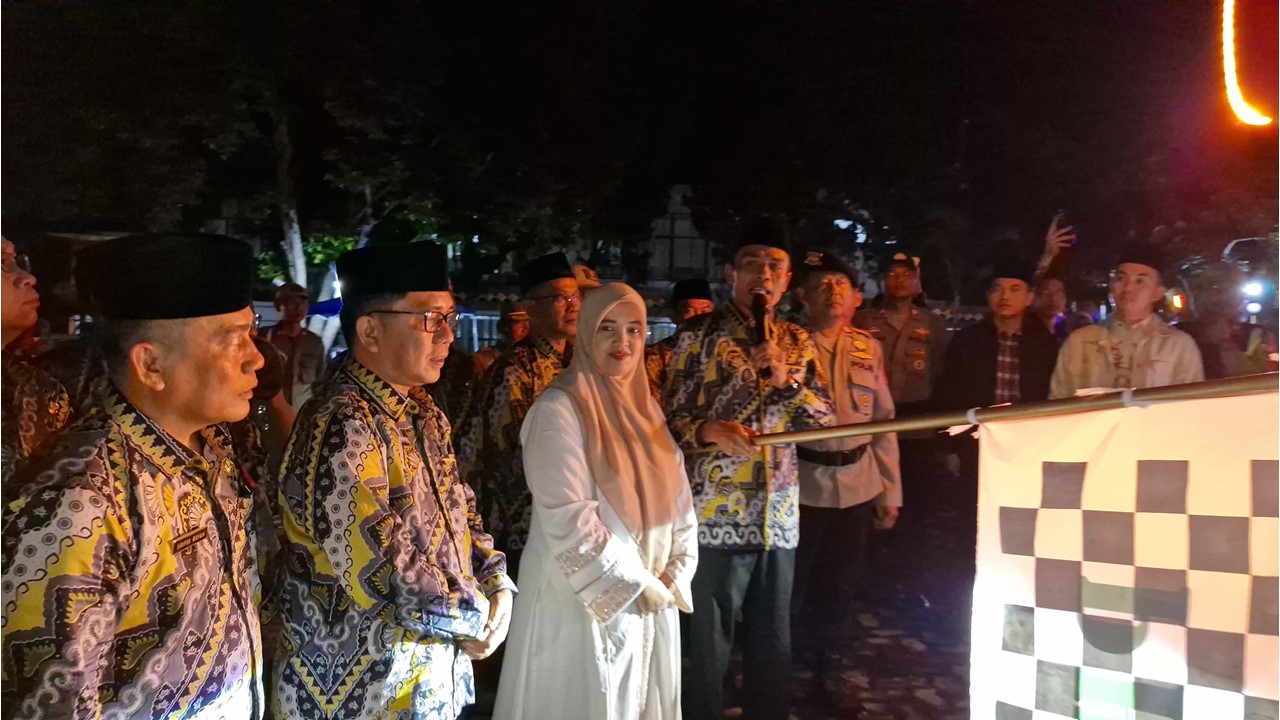 Haru dan Penuh Rasa Syukur, Wakil Bupati Tanggamus Lepas Jamaah Haji Kloter 39 JKG