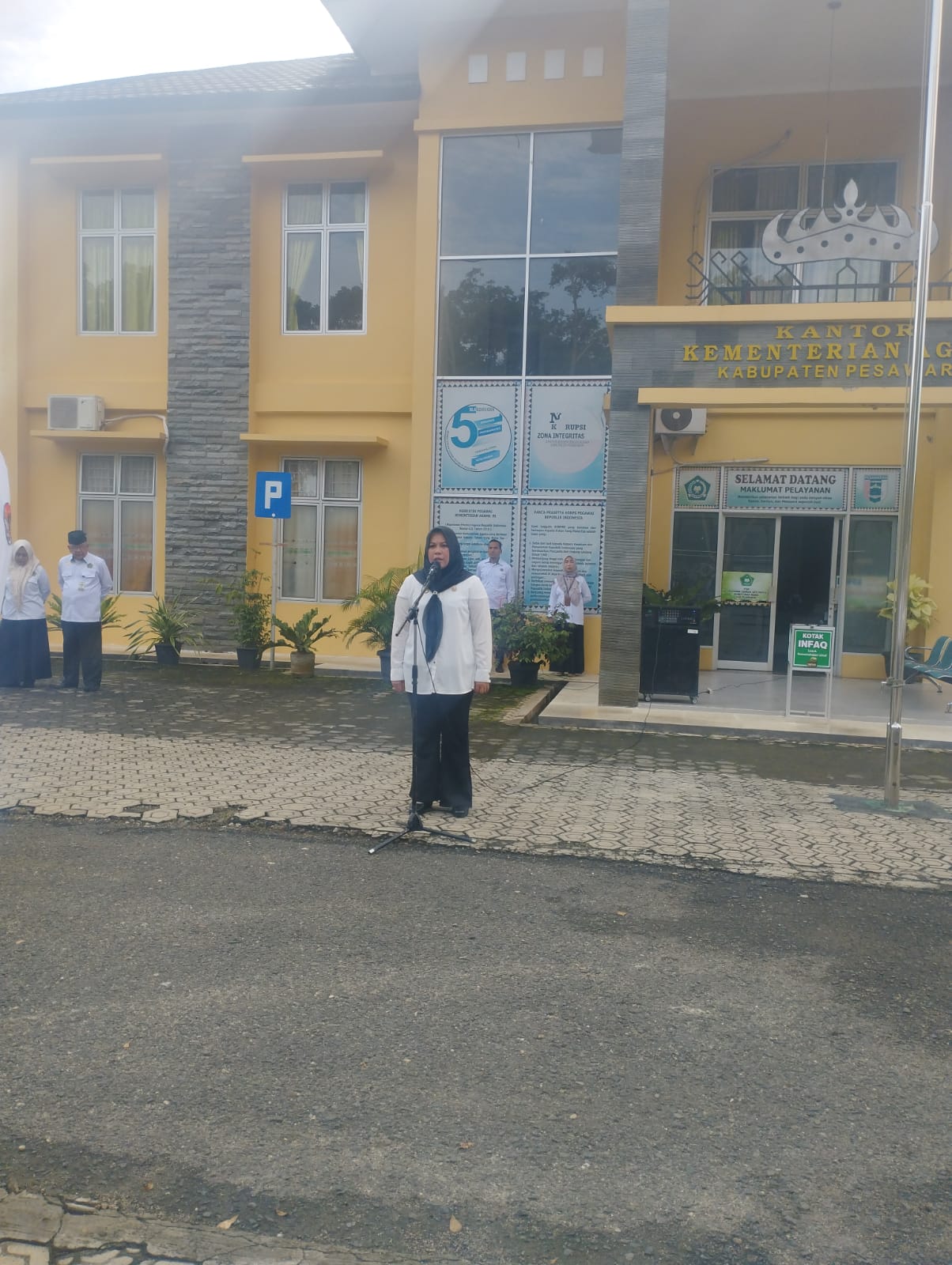 Kasi PAPKI Pimpin Apel, Umumkan Bantuan PPG, Keberangkatan Haji dan Penyuluh Award