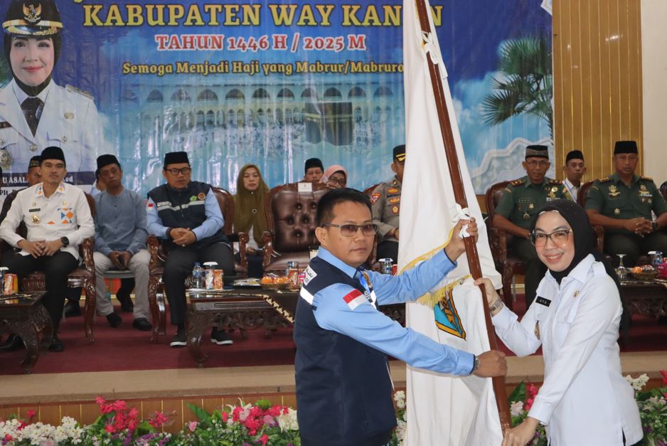 Pelepasan Jamaah haji Kabupaten Way Kanan 2025, Plt. Bupati Pesan Jaga Kesehatan, Jaga Nama Baik Daerah dan Bangsa