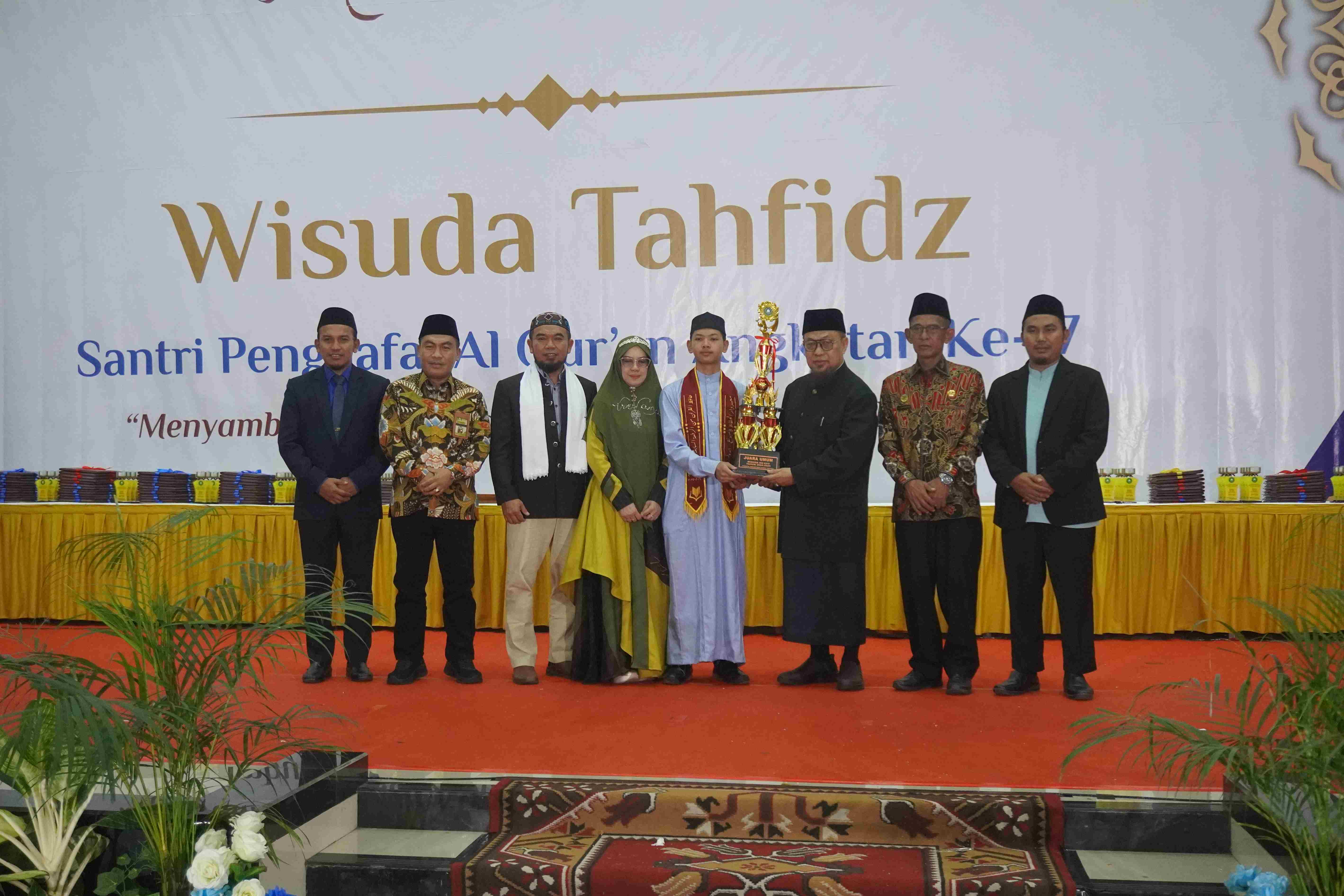 Ka. Kemenag Pesawaran Sampaikan Kebangganya Saat Hadiri Wisuda Santri Penghafal Al-Qur’an Daarul Hufaz