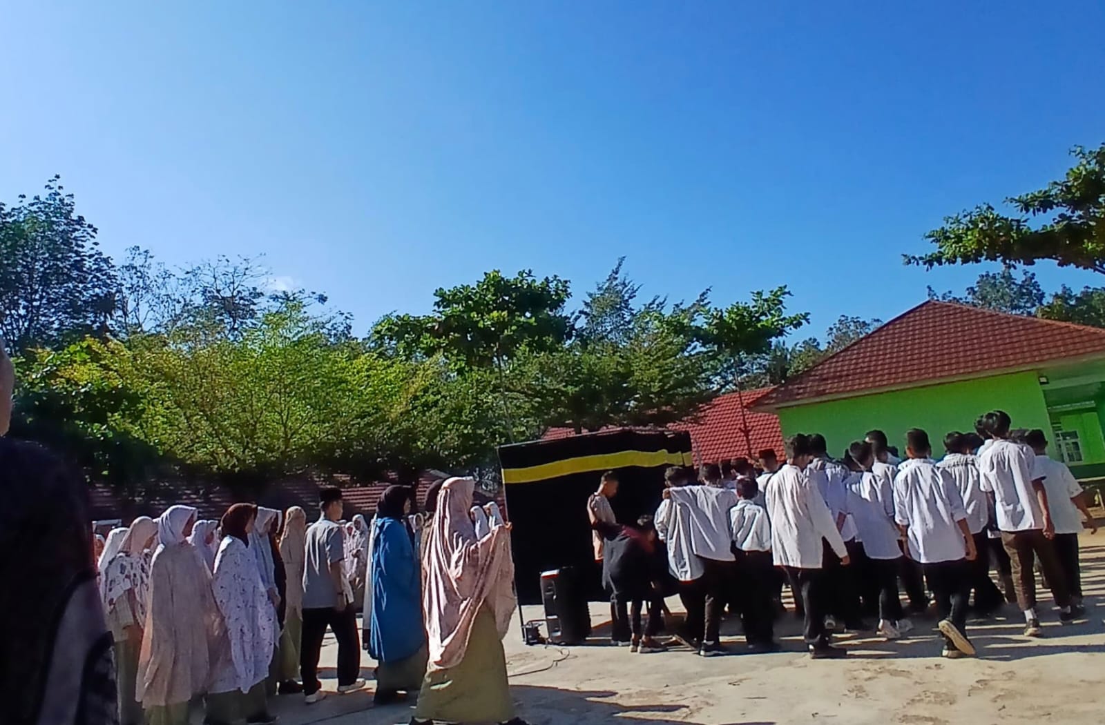 MTsN 1 Way Kanan Gelar Praktik Manasik Haji, Tanamkan Nilai Spiritual Sejak Dini