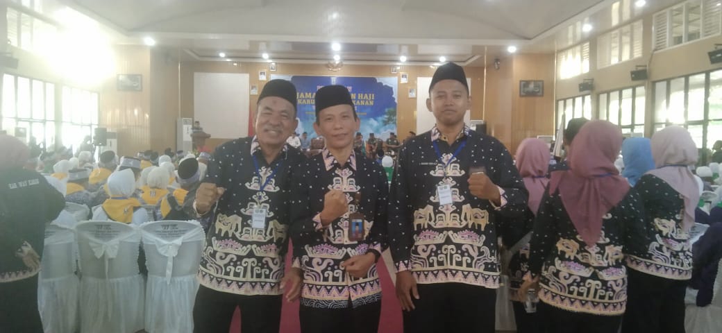 Pegawai KUA Blambangan Umpu Berpartisipasi Aktif menjadi Panitia dalam proses pemberangkatan CJH Kloter 48 dari Kabupaten Way Kanan