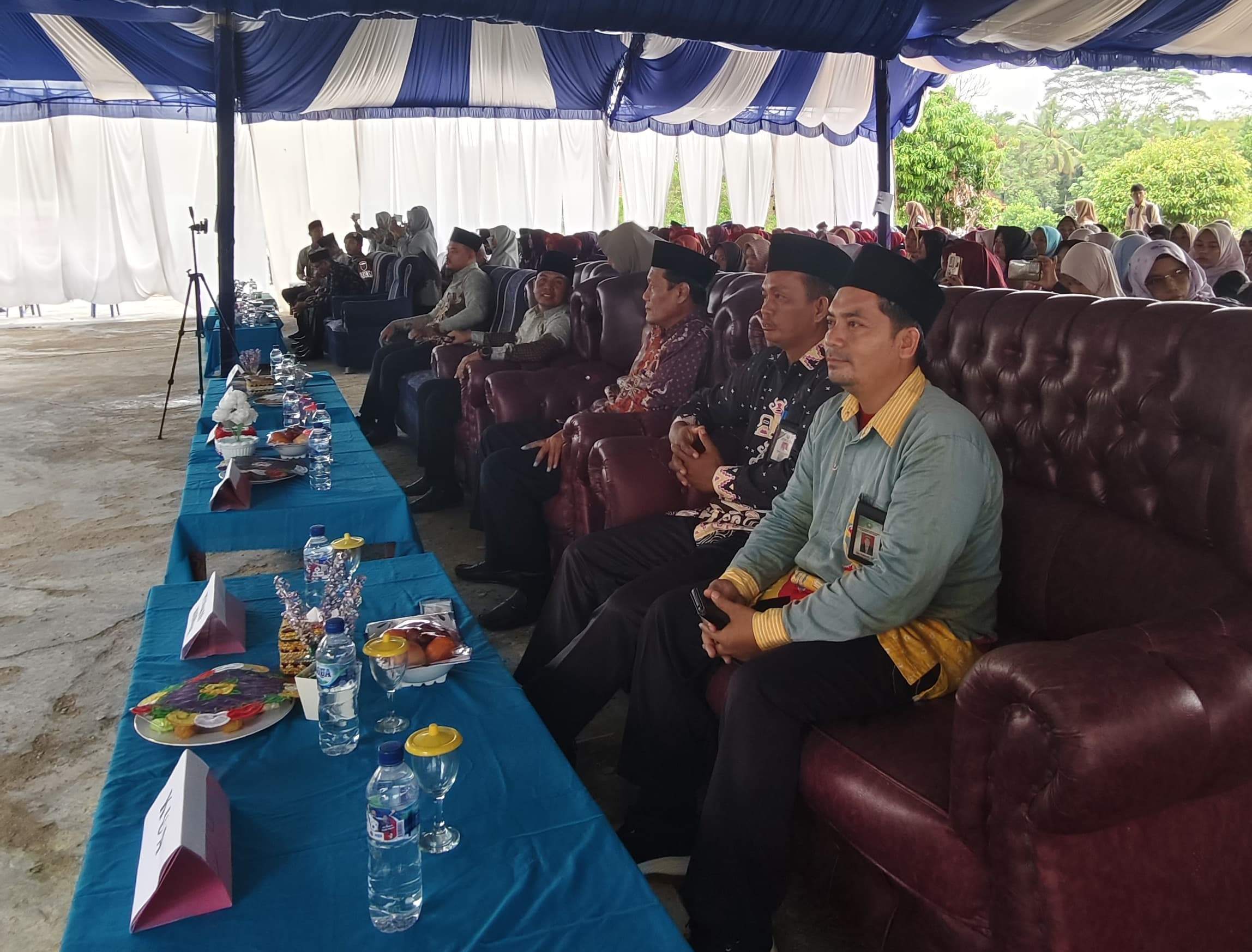 Kepala KUA Pakuan Ratu Hadiri Pelepasan Siswa Mtsn 2 Way Kanan Di Serupa Indah