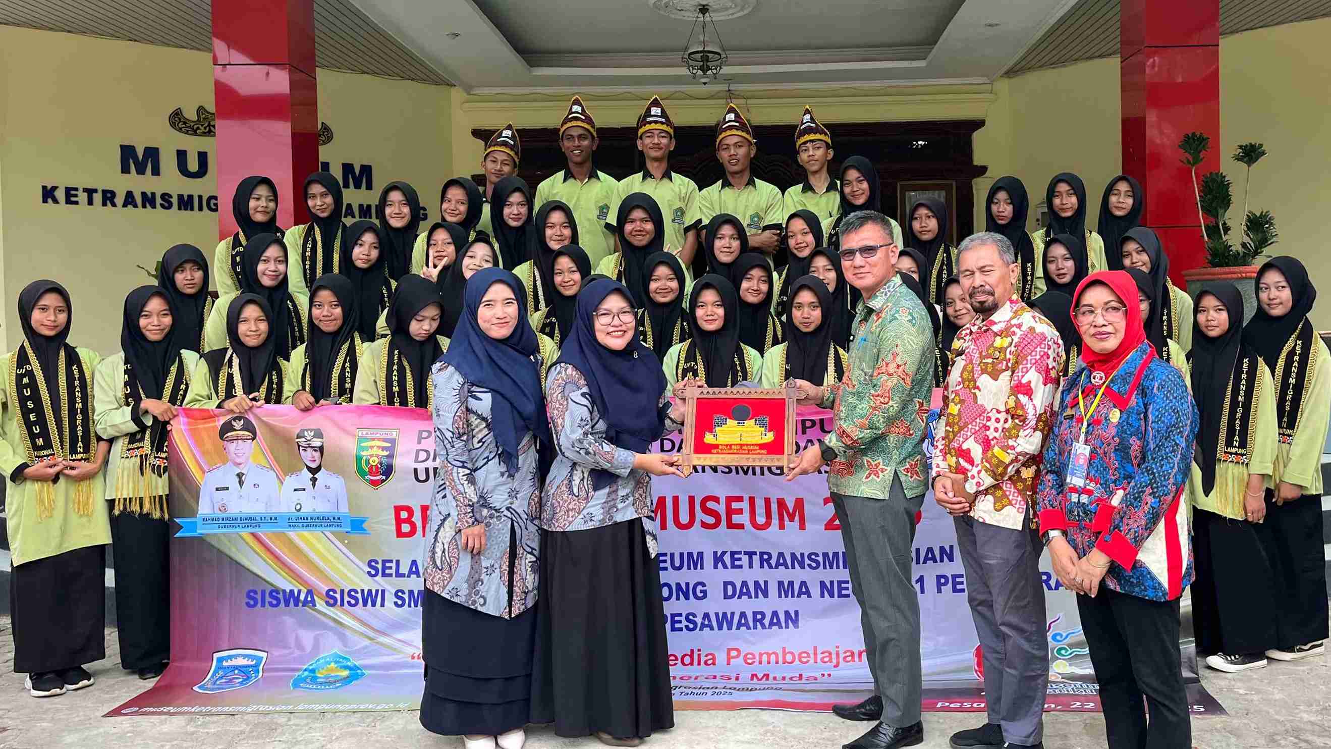 Siswa MAN 1 Pesawaran Belajar Sejarah Transmigrasi di Museum Ketransmigrasian Provinsi Lampung