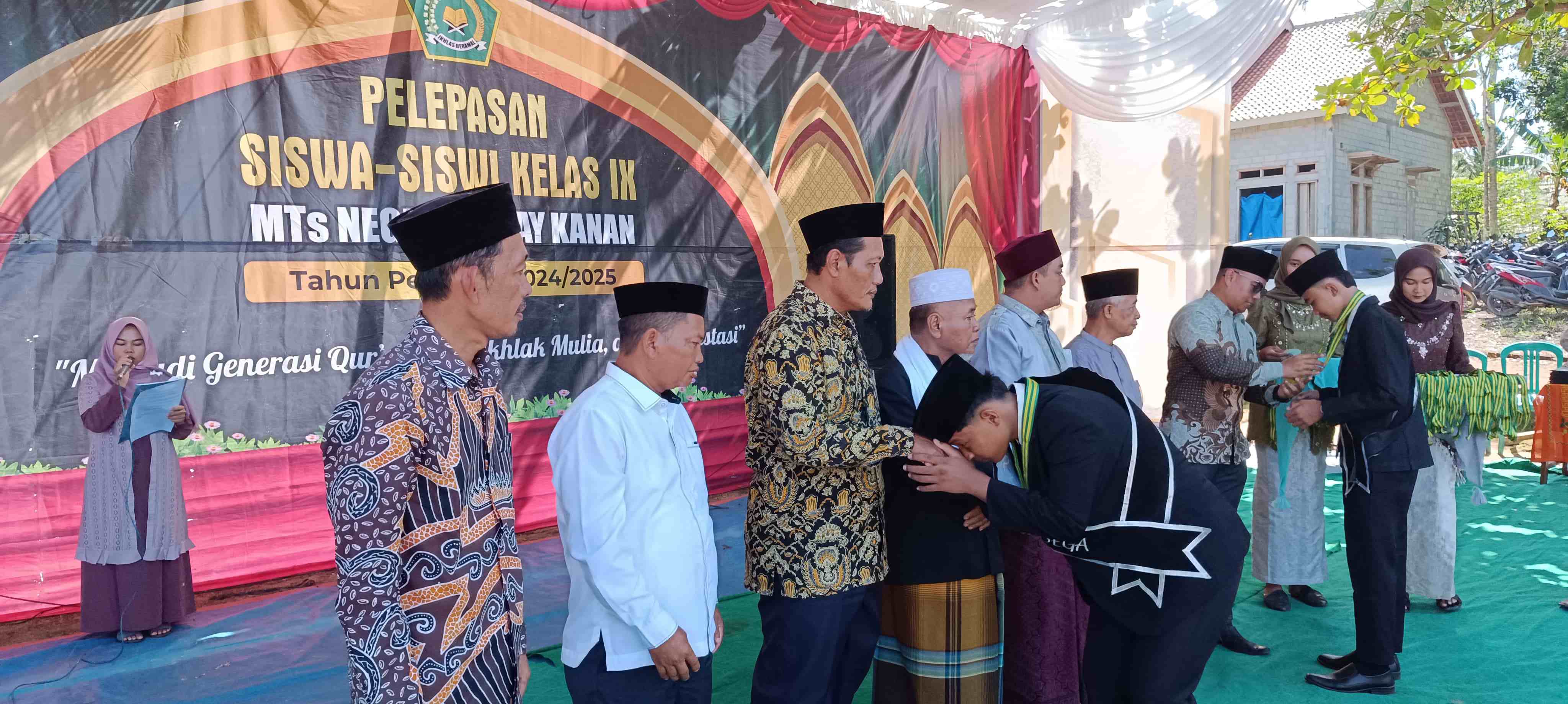 Berbeda dari Biasanya, MTsN 2 Way Kanan Kampus 2 Tegal Mukti, Adakan Pelepasan Siswa dengan Menggelar Pengajian Akhirus Sannah