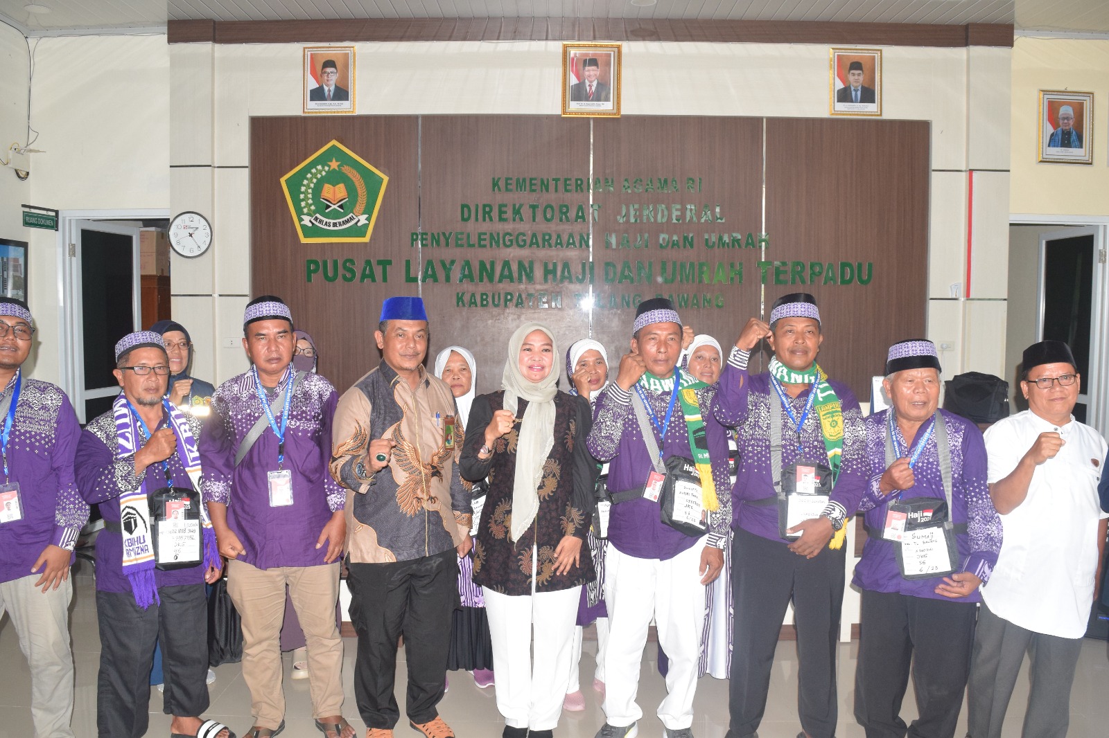 Mewakili Kakankemenag Plh Kasubbag TU Eviyana, Secara Resmi Melepas Keberangkatan Calon Jemaah Haji Kloter 56 JKG Menuju Embarkasi Provinsi Lampung