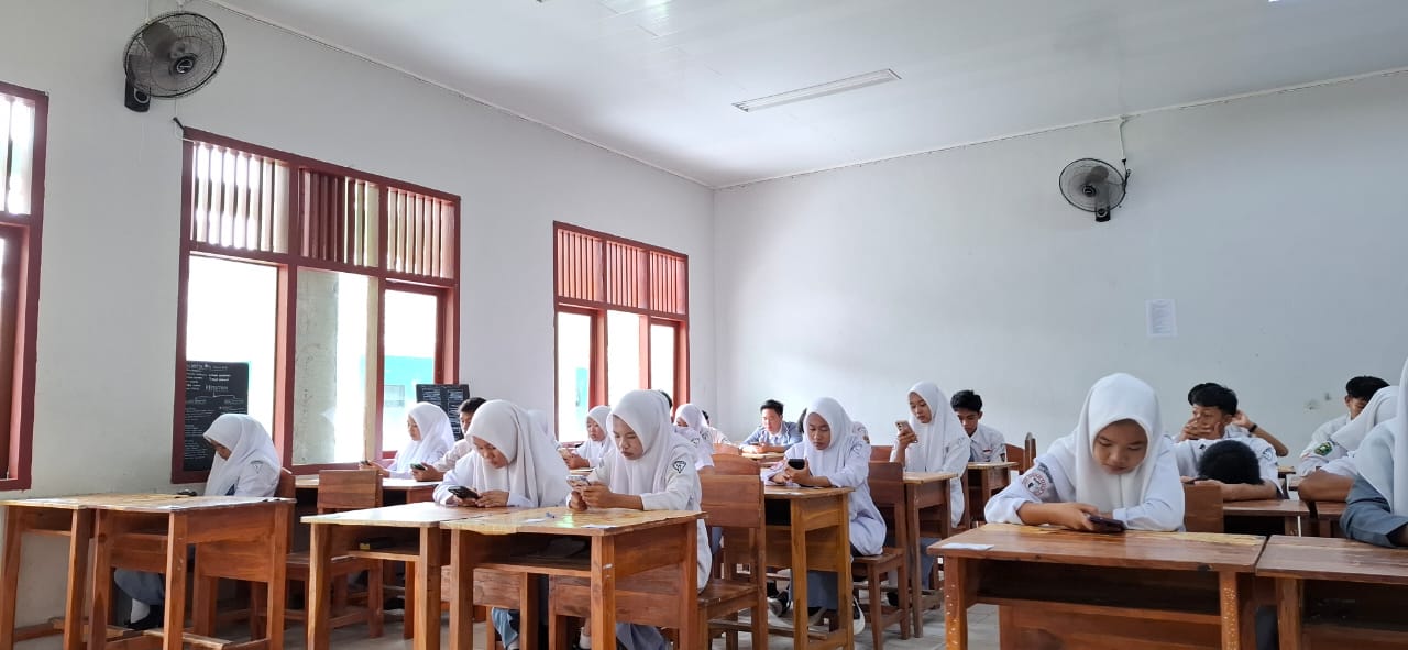 Pelaksanaan PAT Semester Genap Kelas X dan XI di MAN 1 Tanggamus Berjalan dengan Lancar