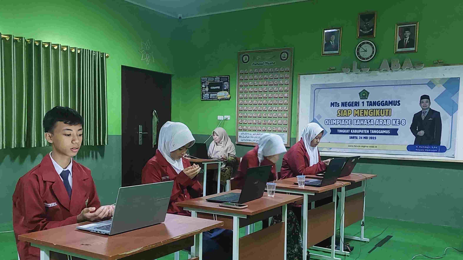 Bahasa Arab Jadi Wadah Prestasi: MTsN 1 Tanggamus Ambil Bagian di OBA 2025