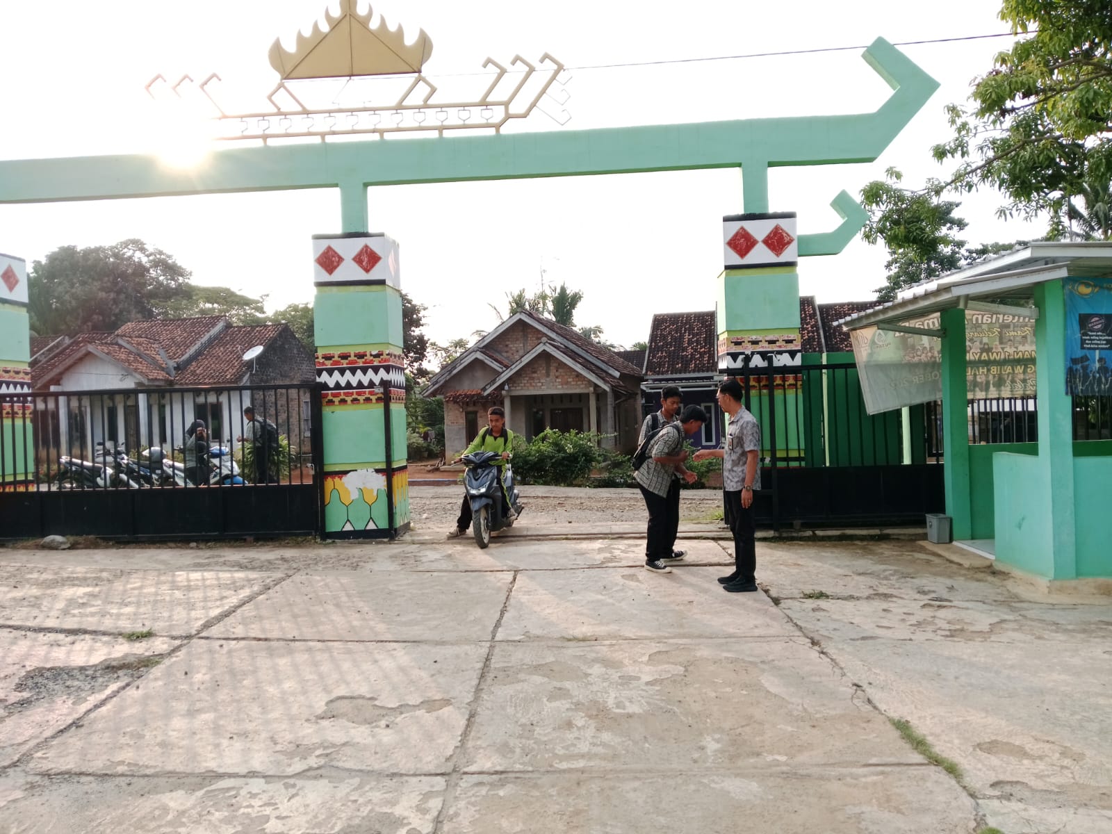 Peran Kepemimpinan Humanistik Kepala Madrasah dalam Membentuk Etos Belajar Siswa: Tinjauan pada MAN 1 Way Kanan