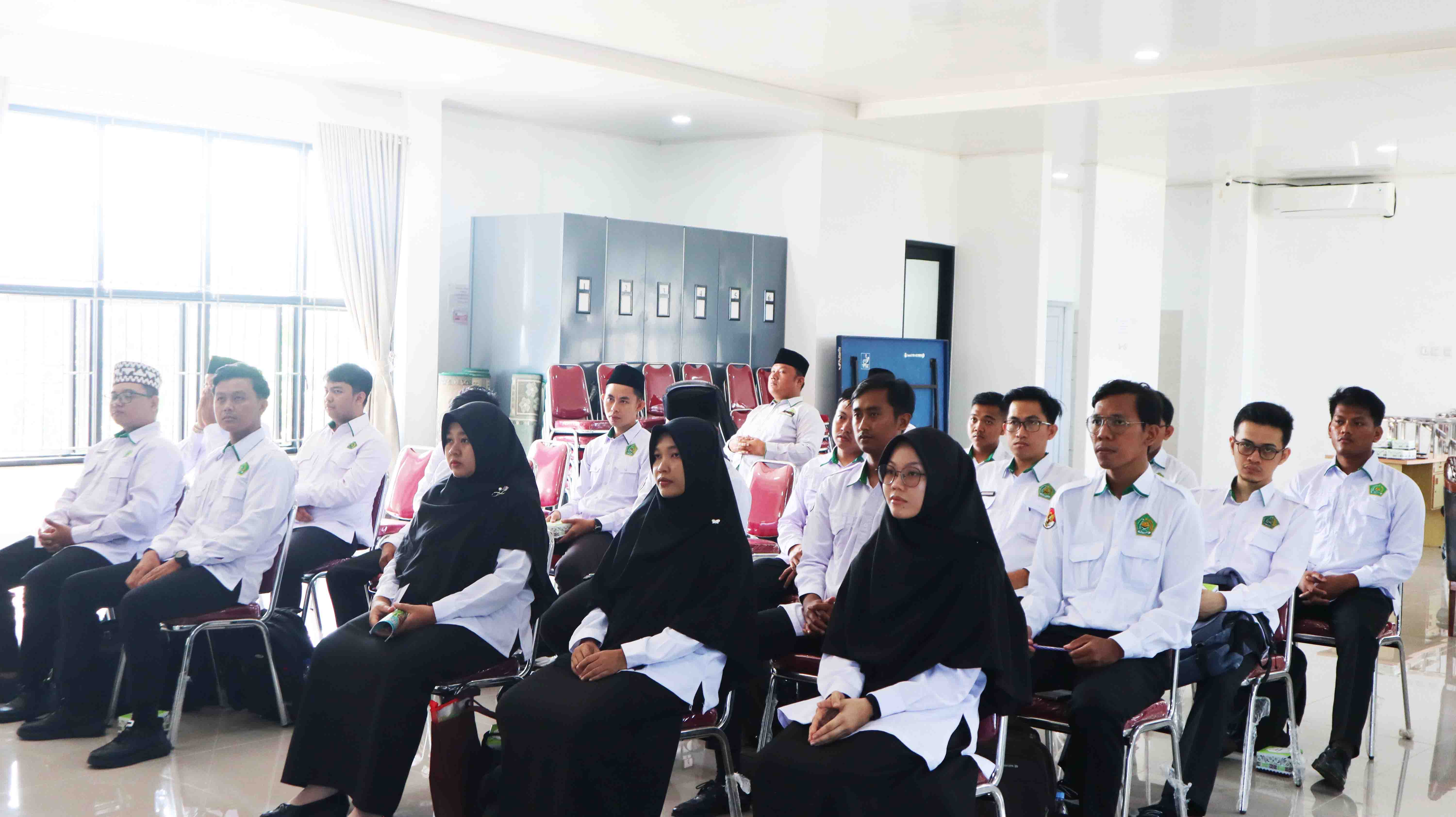 Pembekalan Awal Calon Pegawai negeri Sipil ( CPNS ) Kemenag Pesisir Barat Formasi Tahun 2024