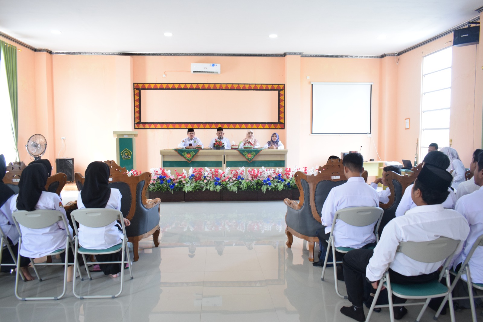 Kemenag Tubaba Gelar Pembinaan CPNS: Bekerja Sesuai Regulasi, Bersikap Positif dan Menjaga Nama Baik Kementerian Agama