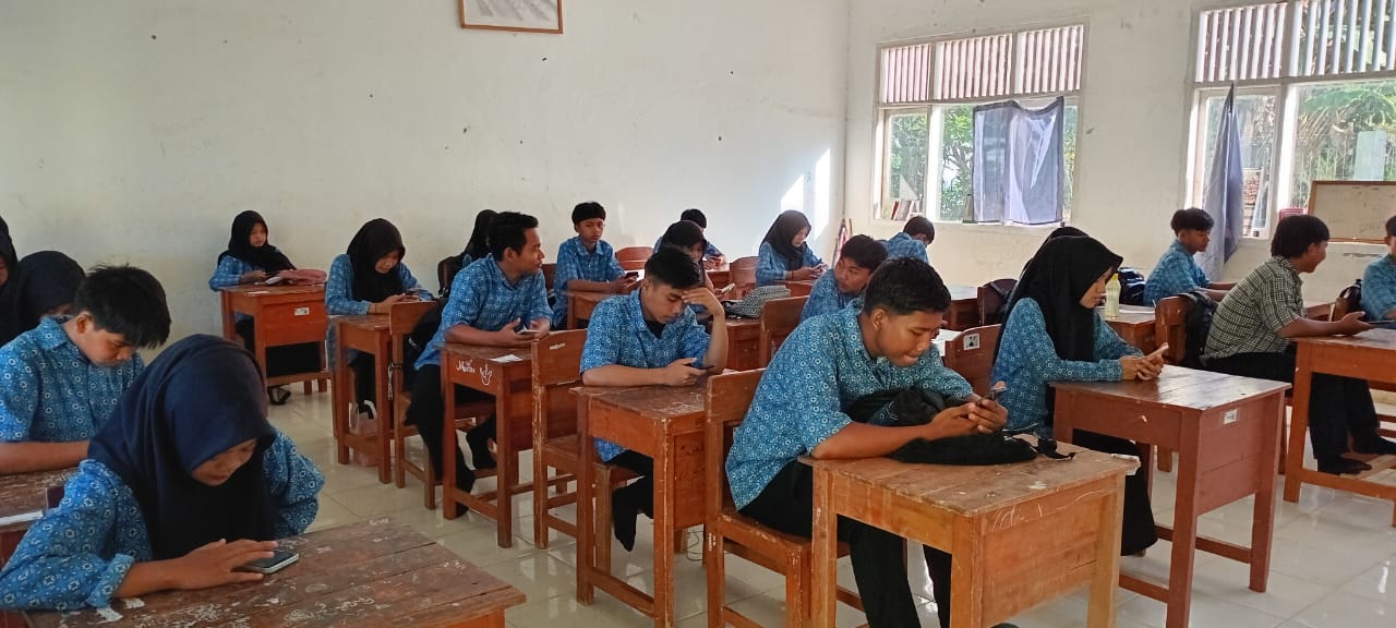 Analisis Pelaksanaan Penilaian Akhir Semester dalam Konteks Pembentukan Karakter dan Kompetensi Akademik Siswa: Tinjauan Hari ke-7 di MAN 1 Way Kanan