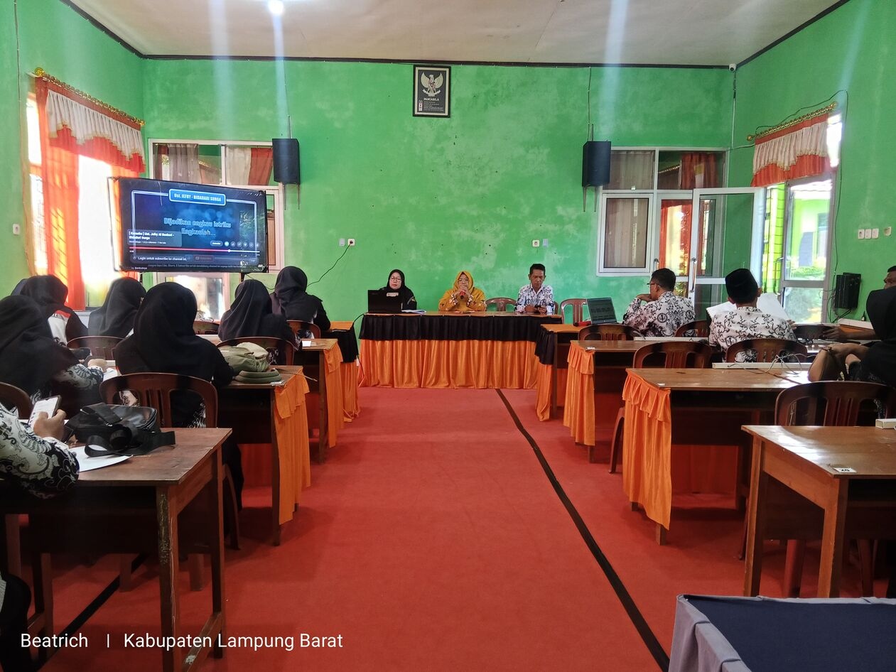 MTsN 1 Lampung Barat Gelar Rapat Pembagian Tugas dan Persiapan Pembagian Rapor