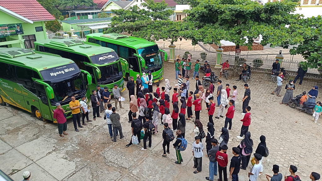 Belajar dan Berwisata, 56 Siswa MTsN 1 Way Kanan Ikuti Rihlah Ilmiah