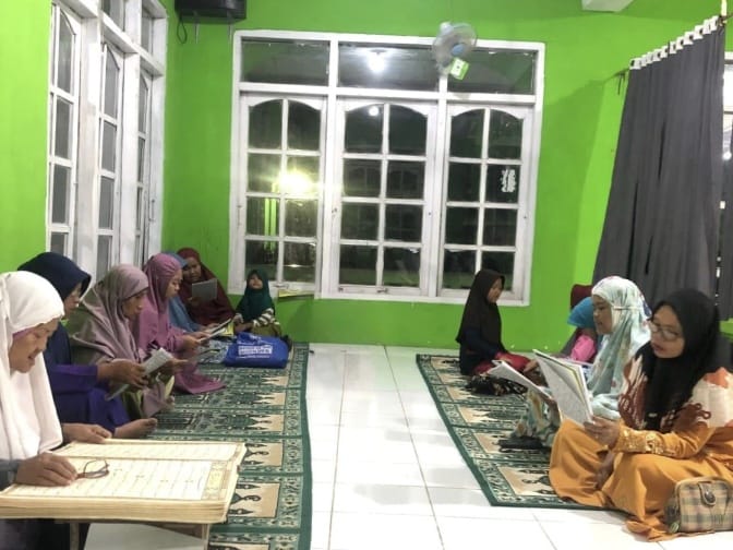 Menghidupkan Malam dengan Al-Qur’an: Penyuluh KUA Blambangan Umpu Dukung Kegiatan Khatmil Qur’an Nurul Iman