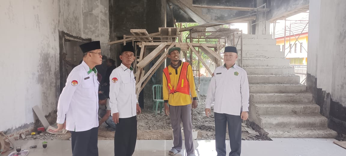 Plt. Kakanwil Tinjau Progres Pembangunan PLHUT Kemenag Pesawaran