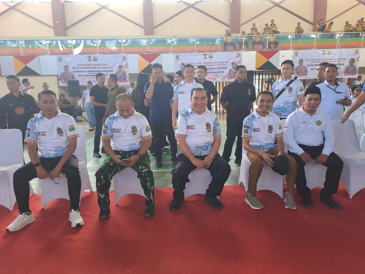 Sinergi Lintas Instansi, Kemenag Tanggamus Dukung Semangat Bhayangkara Lewat Turnamen Badminton