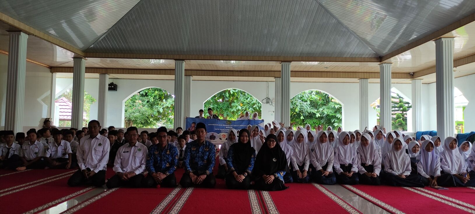 Perkuat Karakter Siswa, MTsN 1 Lampung Barat Hadirkan Penyuluh KUA Bahas Gadget dan Keimanan
